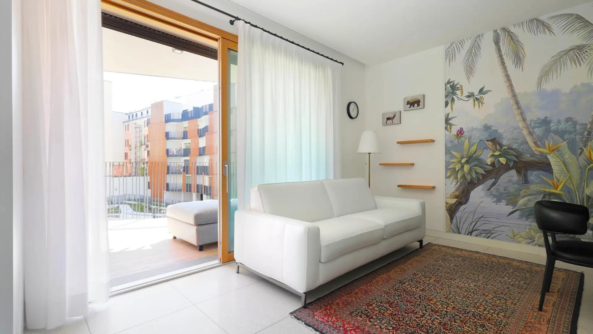 Luxury Apartment Con Terrazza, Palestra, Cowork & Box Privato location